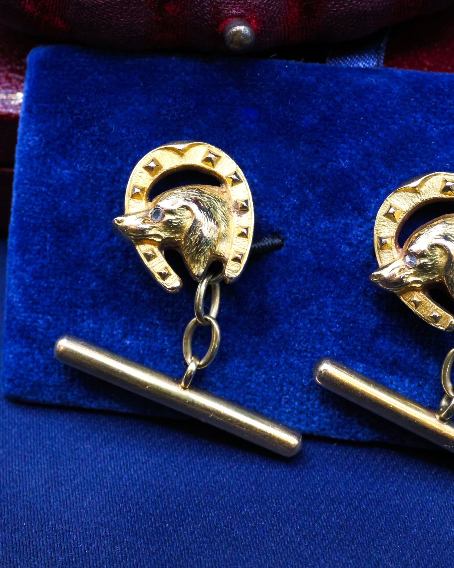 A fine pair of 18 Carat Yellow Gold (tested) Dog & Horseshoe Cufflinks.  Circa 1910-1920 - Robin Haydock Antique Jewellery