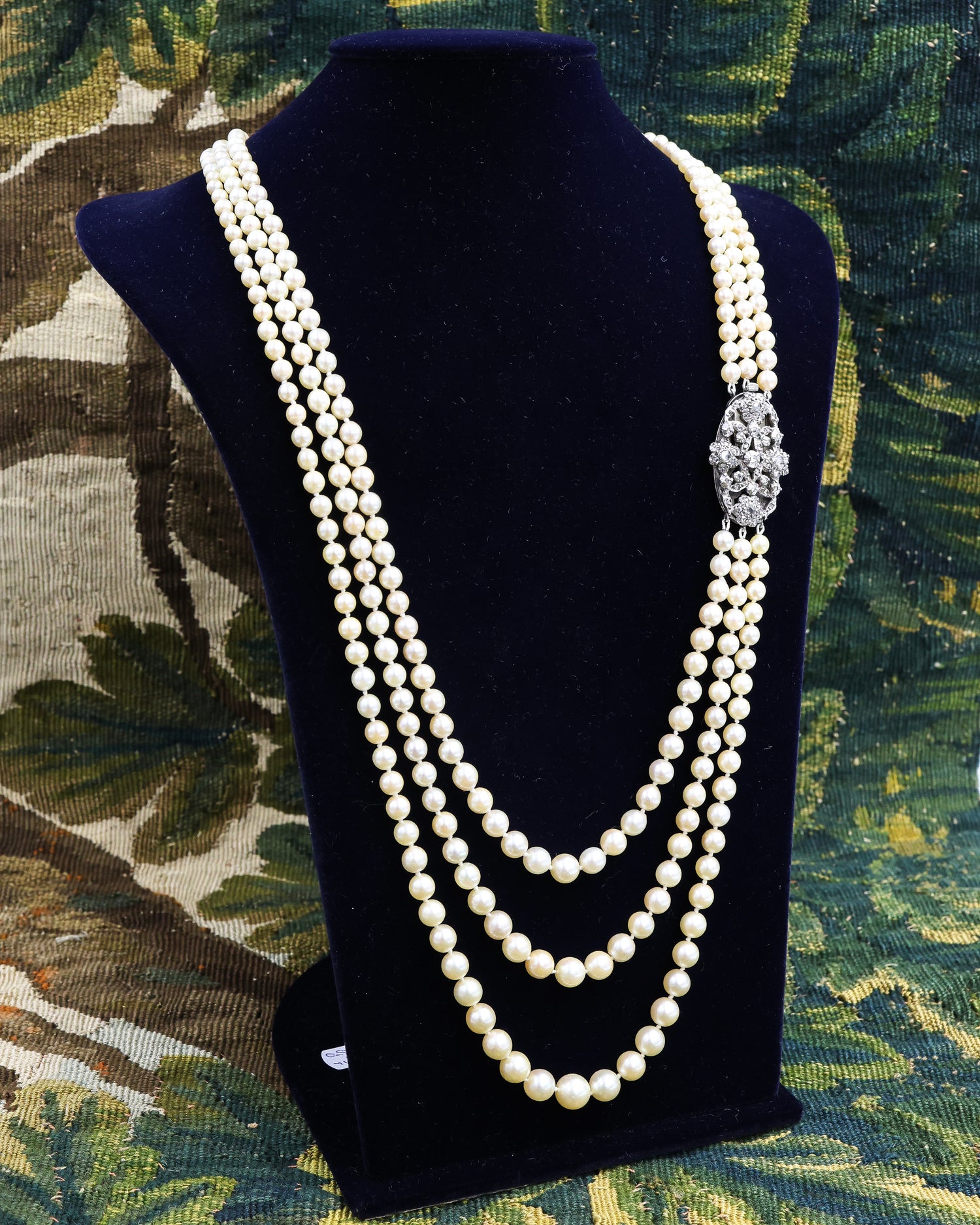 A Silver & High Carat Gold (tested), Diamond Clasp, with a graduated Cultured Pearl Necklace, Clasp Circa 1890 - Robin Haydock Antique Jewellery