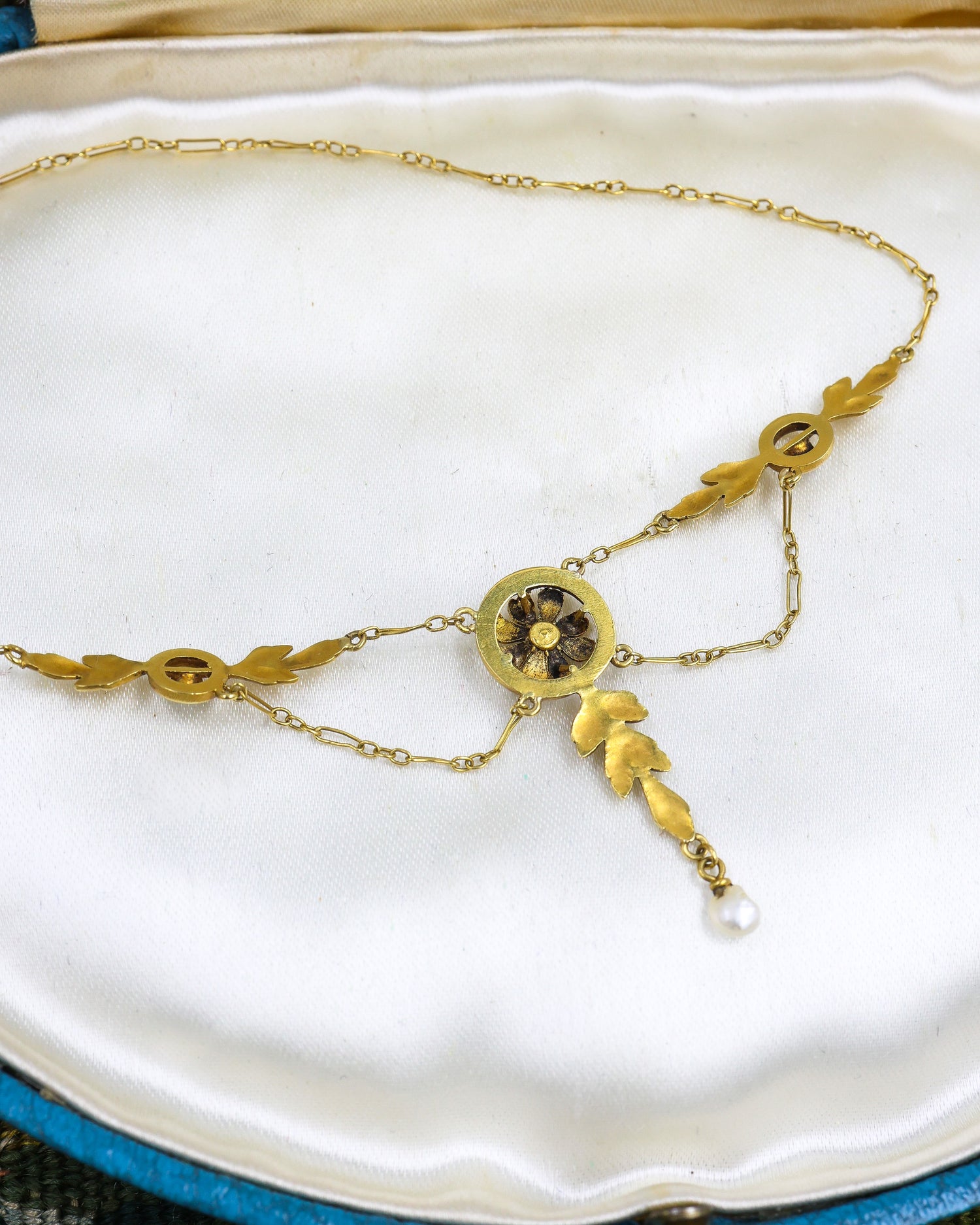 A very fine 18ct Yellow Gold & Seed Pearl Belle Époque Necklace, French marks. Circa 1900 - Robin Haydock Antique Jewellery
