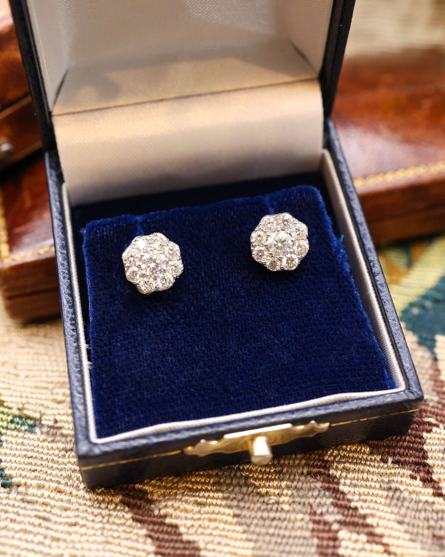 18ct Yellow Gold & Platinum Diamond Cluster Earrings. Pre-owned - Robin Haydock Antique Jewellery