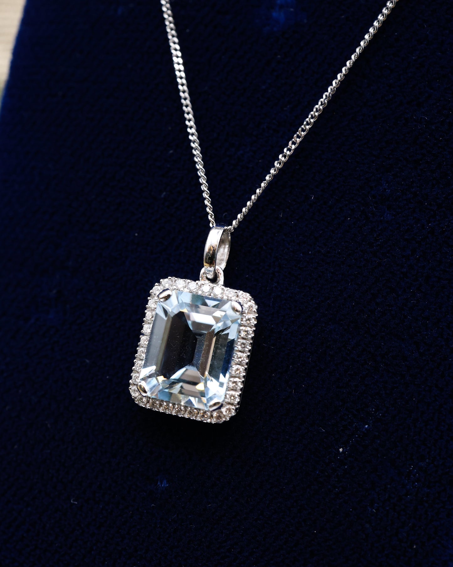 Aquamarine & Diamond Pendant Pre-owned