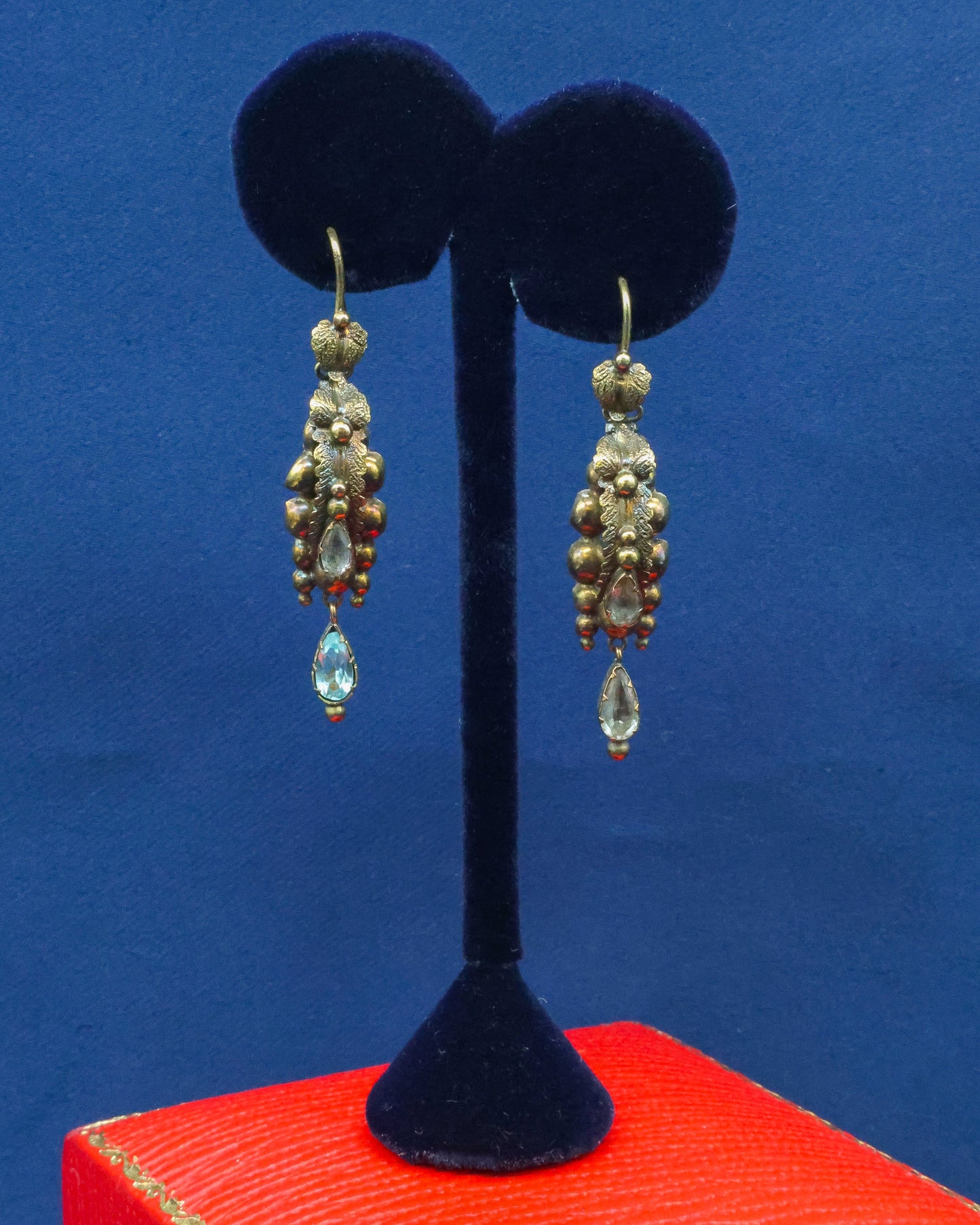 A very fine pair of Antique Aquamarine Drop Earrings set in High Carat Yellow Gold, English, Circa 1830 - Robin Haydock Antique Jewellery
