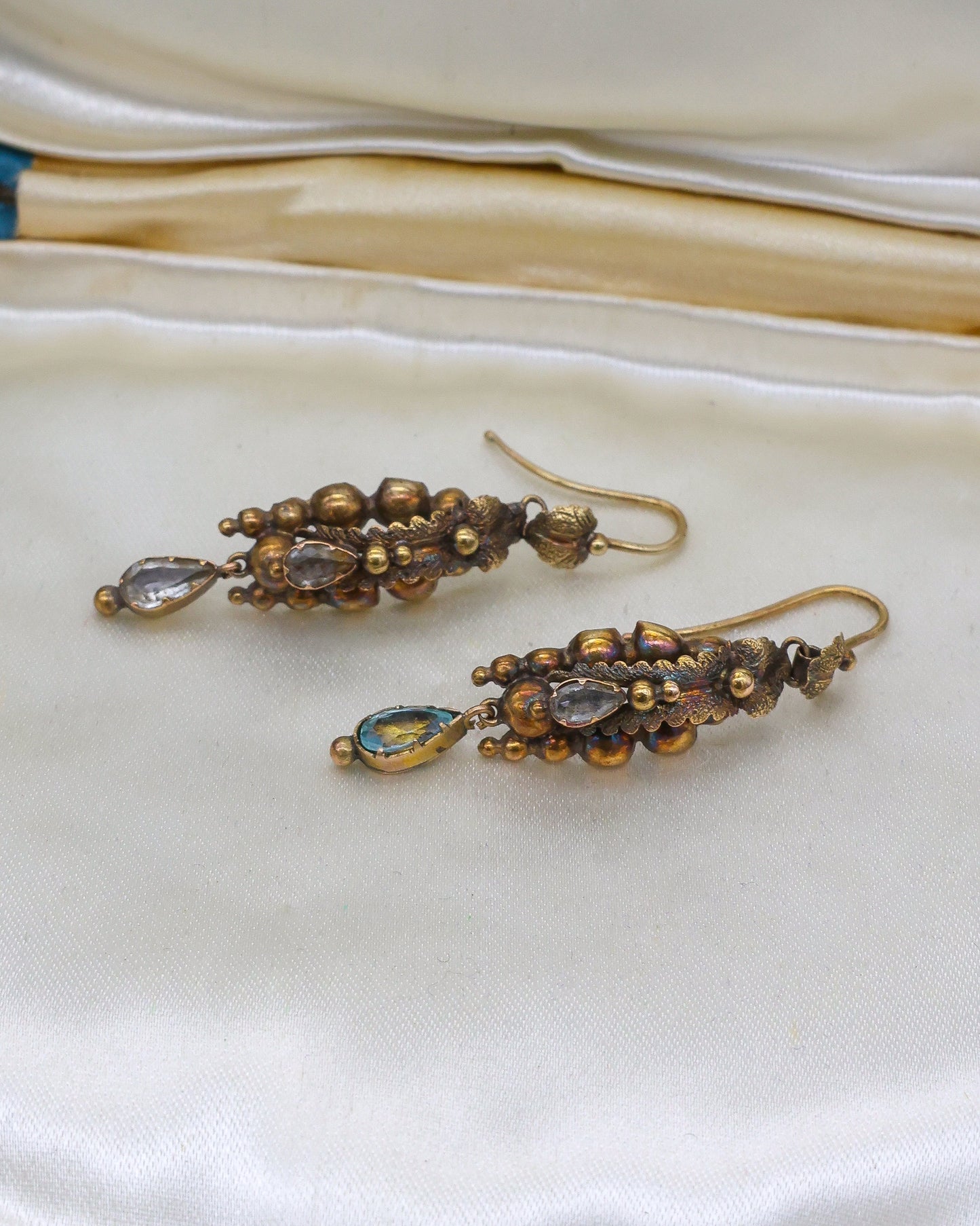 A very fine pair of Antique Aquamarine Drop Earrings set in High Carat Yellow Gold, English, Circa 1830 - Robin Haydock Antique Jewellery