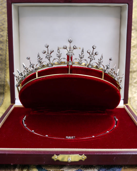 A very fine Victorian Diamond Tiara, convertible to a beautiful Necklace. Late 19th Century - Robin Haydock Antique Jewellery