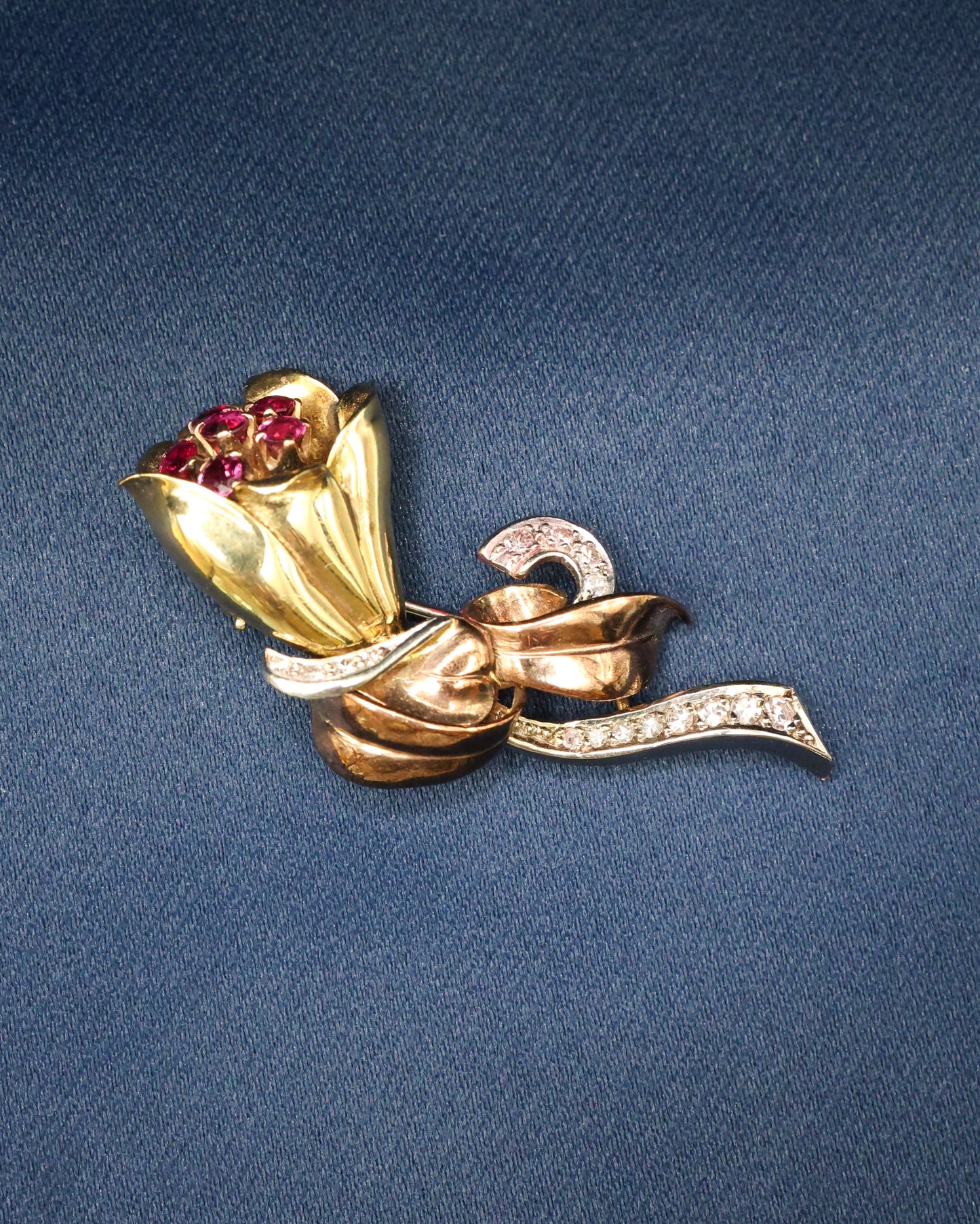 A very fine 18ct Yellow Gold & Platinum, Ruby & Diamond Brooch Circa 1915