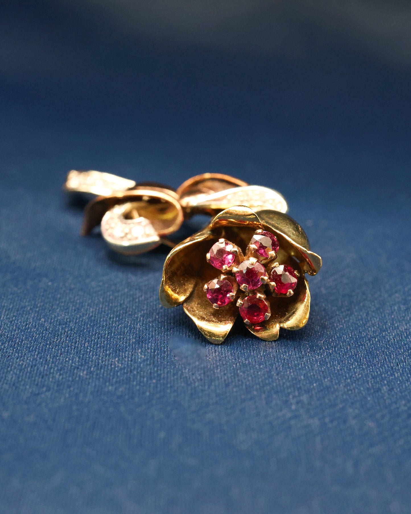 A very fine 18ct Yellow Gold & Platinum, Ruby & Diamond Brooch Circa 1915