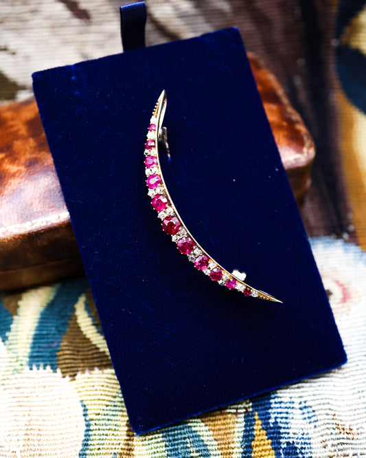 An exceptional Victorian 18ct. Yellow Gold (tested), Untreated Burma Ruby and Diamond Crescent Brooch. Circa 1890. - Robin Haydock Antiques