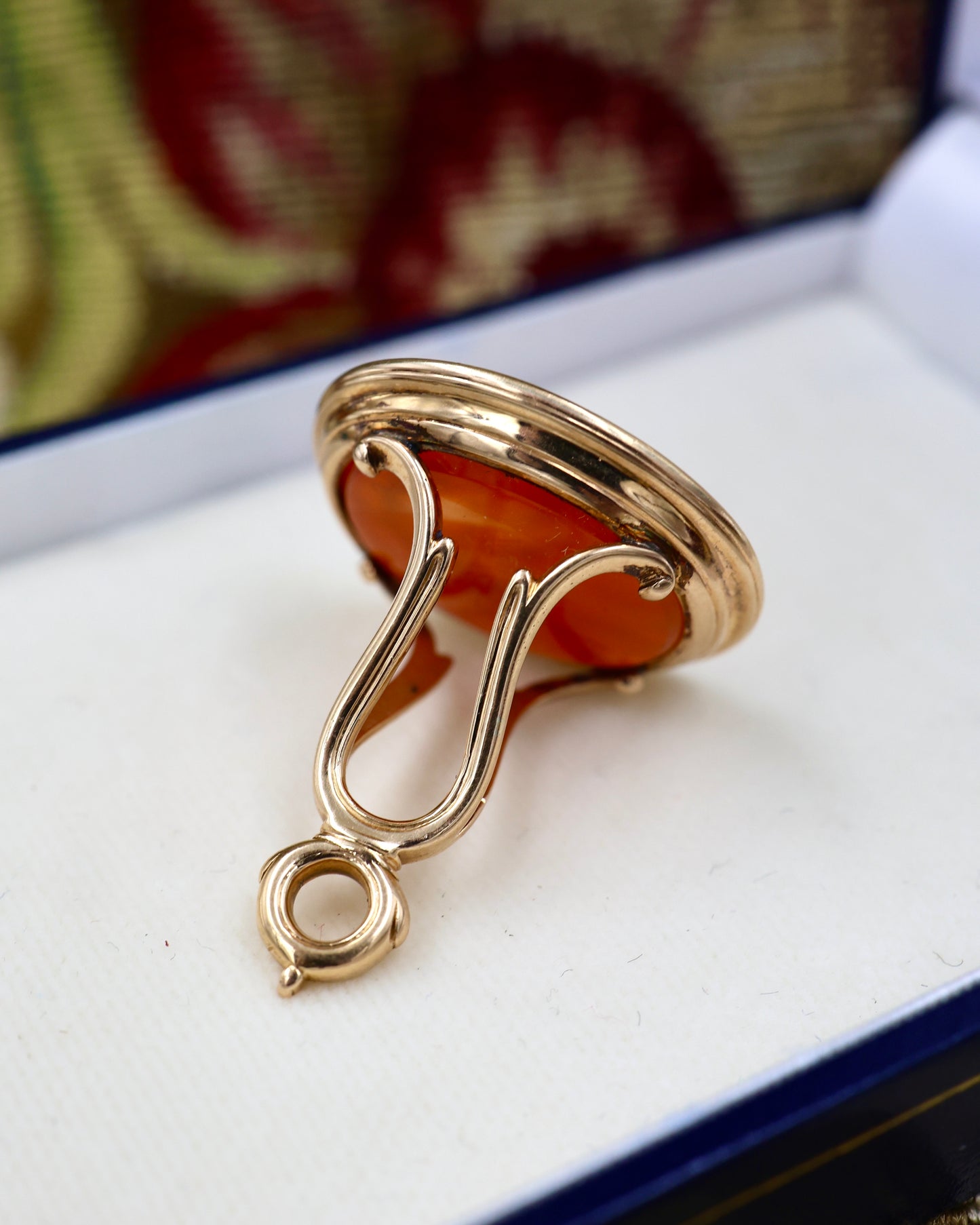 A Very Elegant 15 Carat Yellow Gold (tested) Carnelian "Intaglio" Seal. English Circa 1860