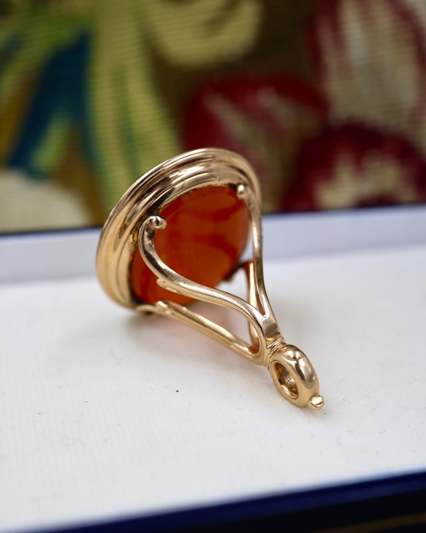 A Very Elegant 15 Carat Yellow Gold (tested) Carnelian "Intaglio" Seal. English Circa 1860