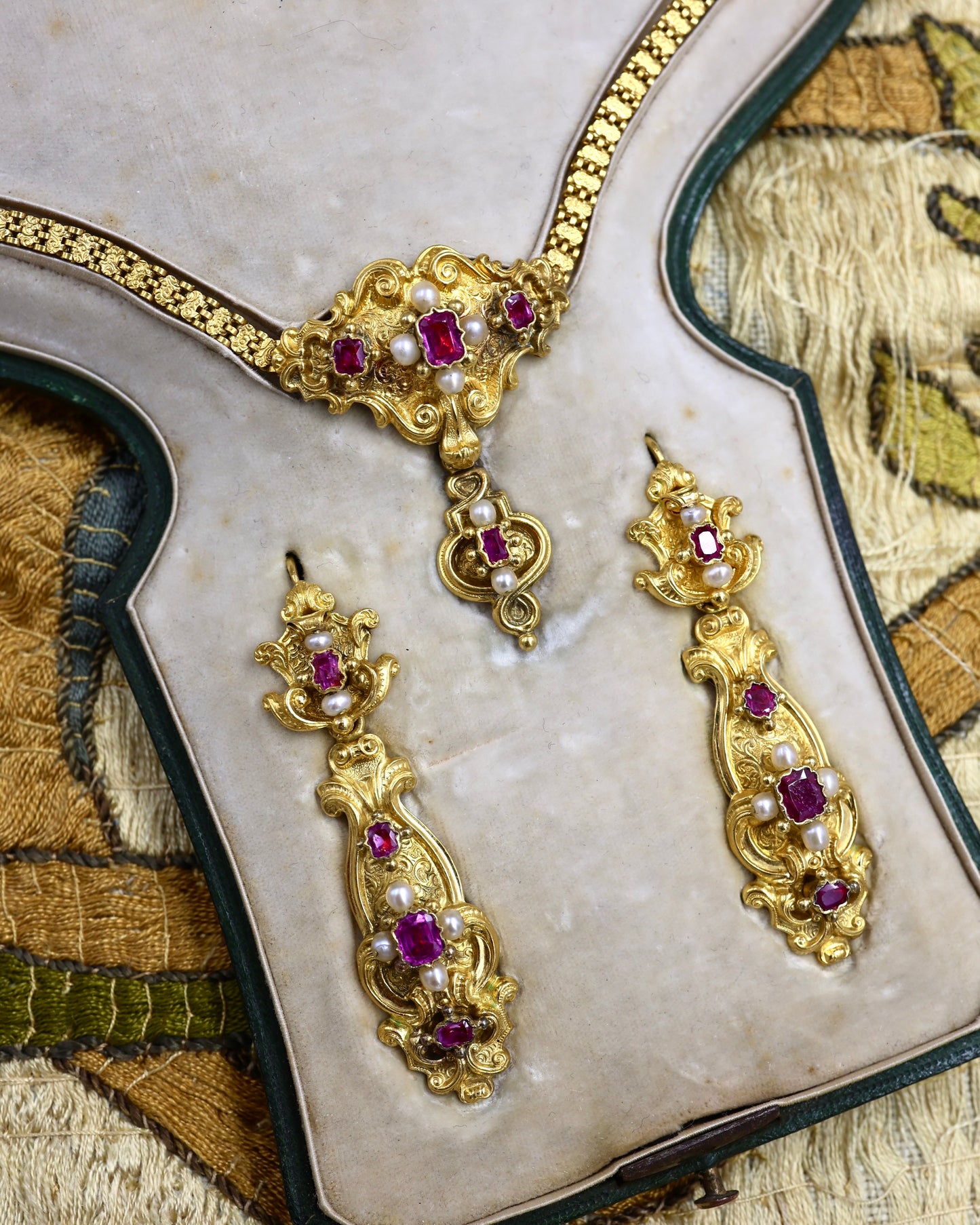 A Beautiful example of a very fine Antique 18ct Yellow Gold, Untreated Burmese Ruby and Seed Pearl, French Parure in the original box. Circa 1825