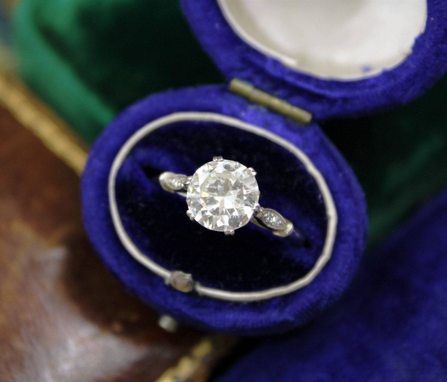 A very fine 1.80ct Diamond Solitaire Ring set in Platinum, English, Circa 1920-1930 - Robin Haydock Antiques