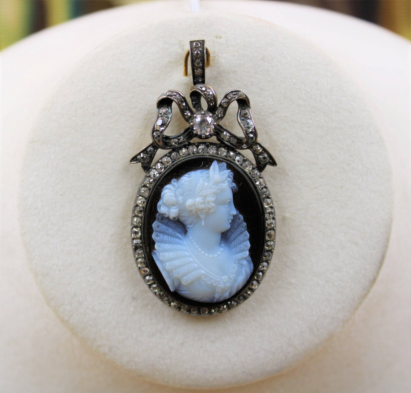 A very fine Hardstone & Diamond Cameo Pendant set in 15ct Yellow Gold & Silver, Circa 1880 - Robin Haydock Antiques