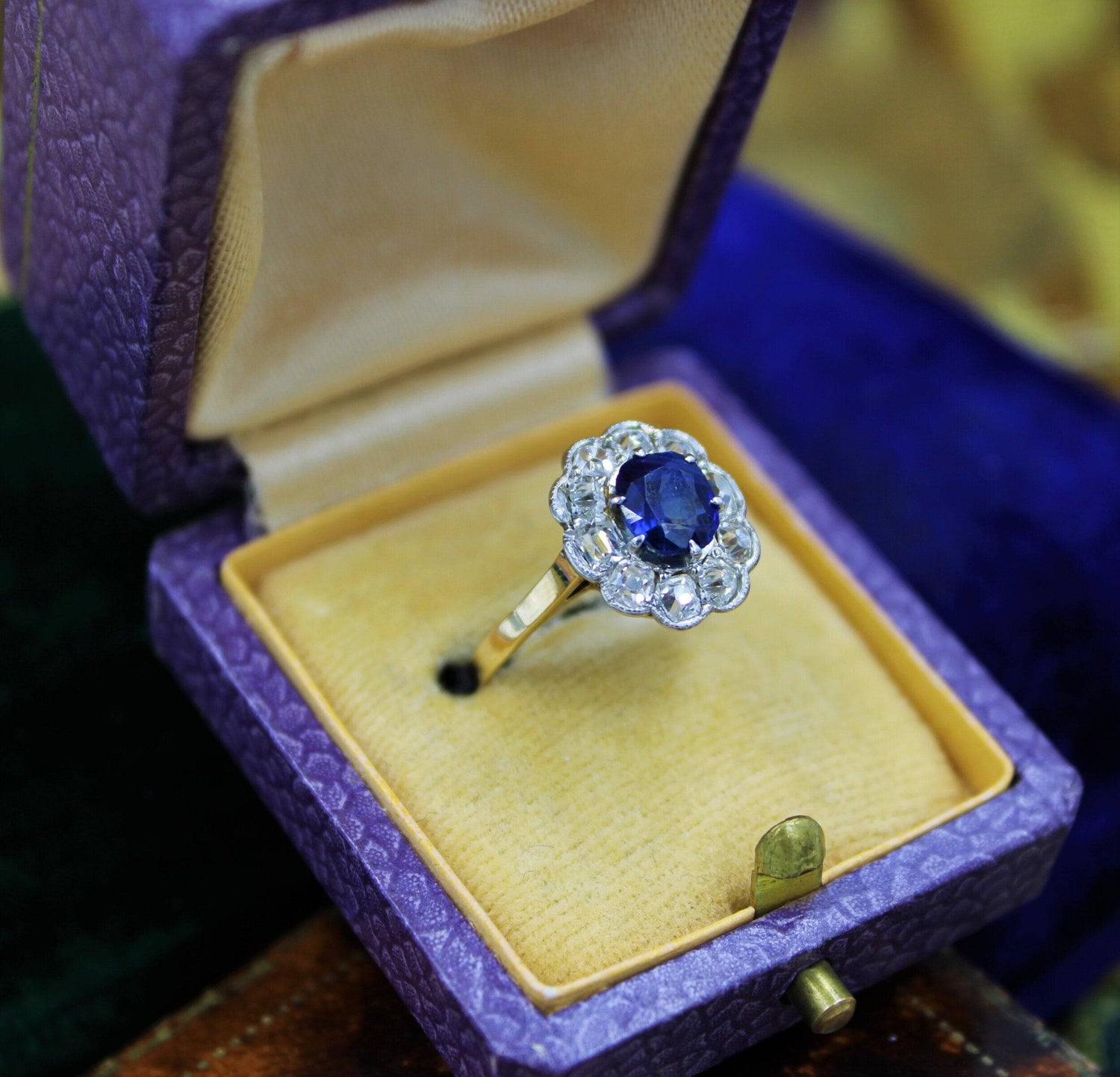 A very fine Sapphire and Diamond Cluster Ring set in 18ct Yellow Gold & Platinum, Circa 1935 - Robin Haydock Antiques