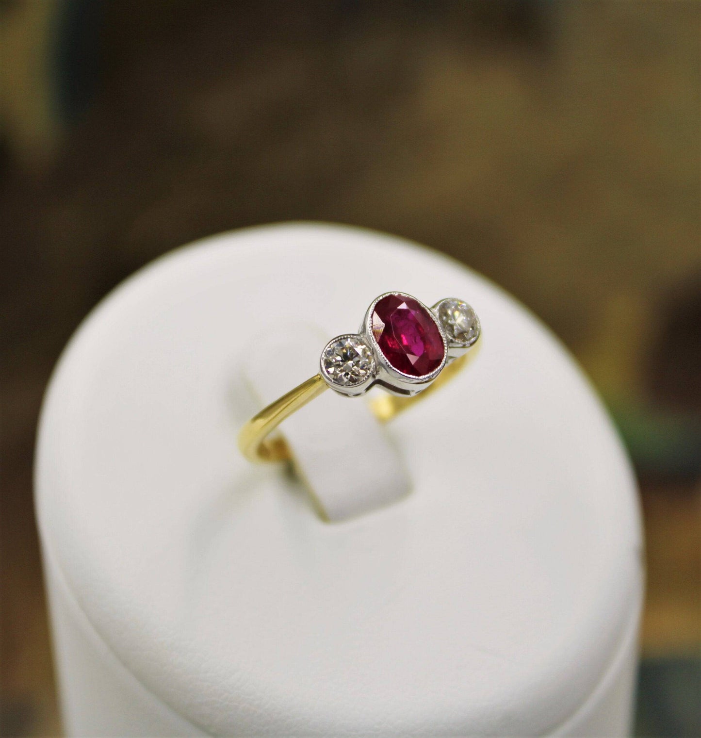 A very fine Oval Natural Ruby & Diamond Ring mounted in 18ct Yellow Gold & Platinum, Pre-owned - Robin Haydock Antiques