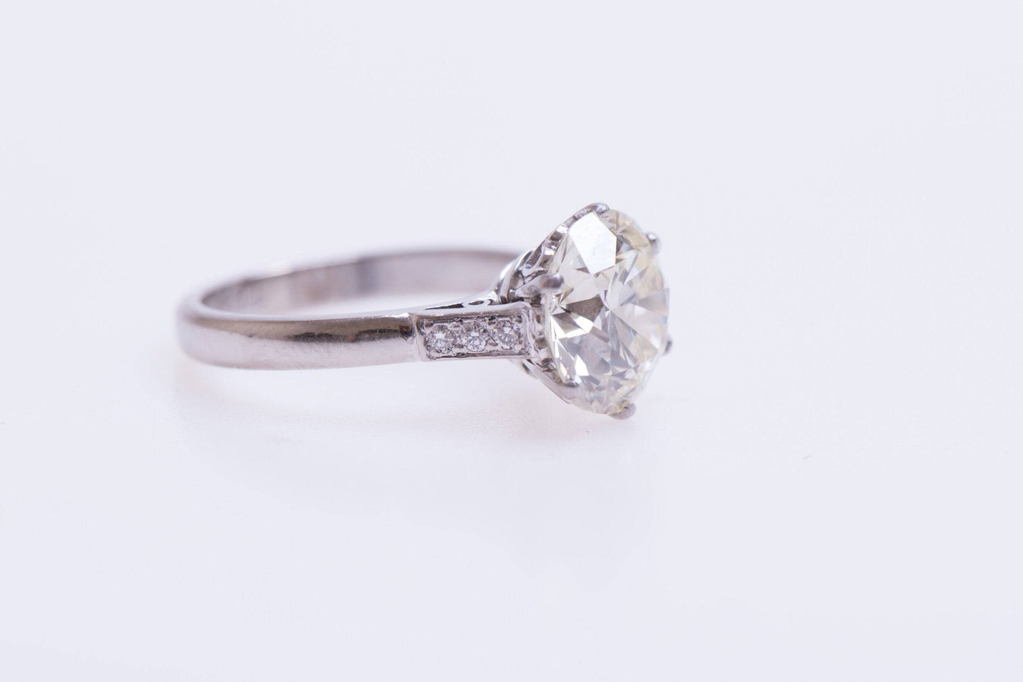 A 3.66 Carats Diamond Solitaire Ring mounted in Platinum, Circa 1950 - Robin Haydock Antiques
