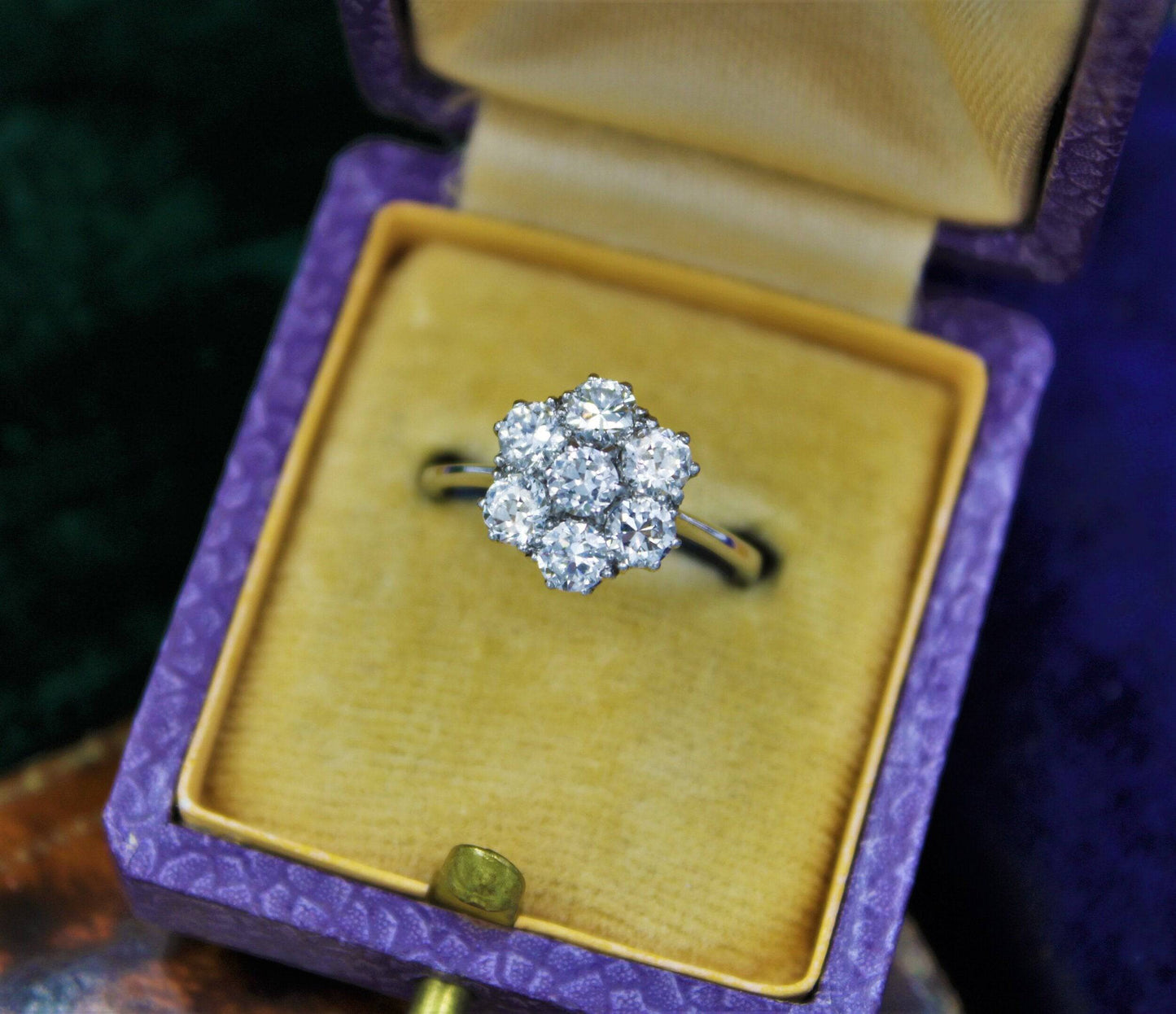 A very fine Transition-Cut Diamond Cluster Ring set in 18ct White Gold & Platinum, English, Circa 1930-1940 - Robin Haydock Antiques
