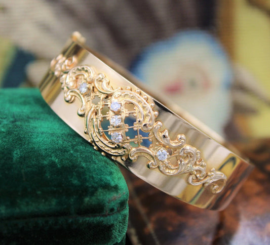 A very fine 18ct Yellow Gold Half Hinged Bangle set with Diamonds, French, Circa 1950 - Robin Haydock Antiques