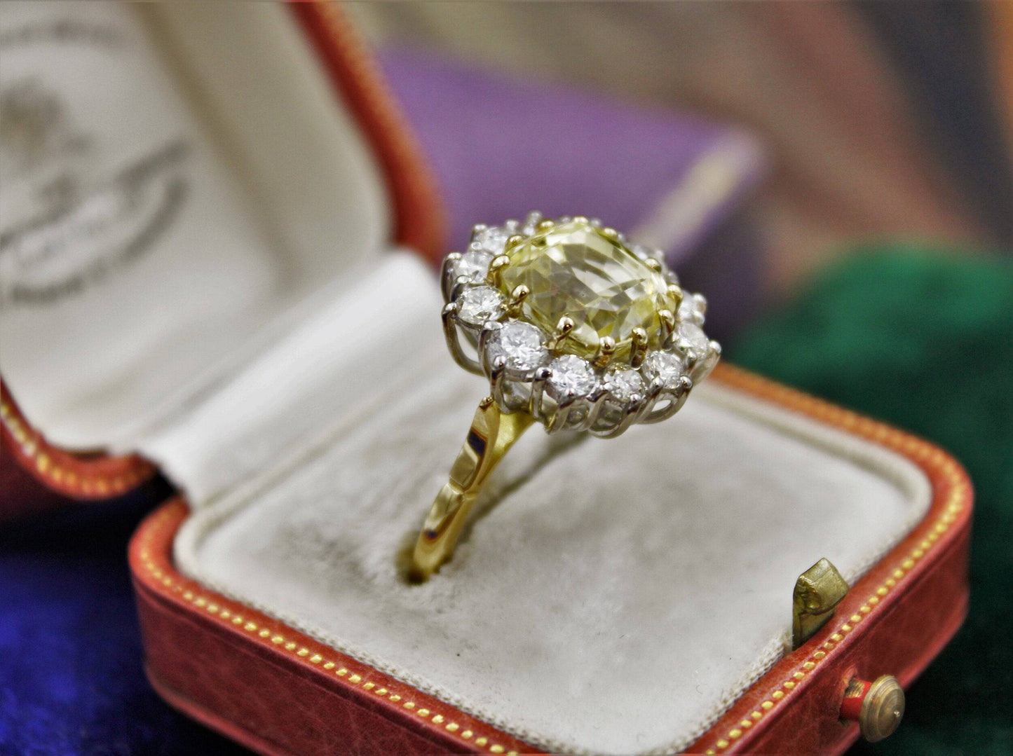 A very fine Natural Yellow Sapphire & Diamond Ring set in 18ct White & Yellow Gold, Circa 1985 - Robin Haydock Antiques