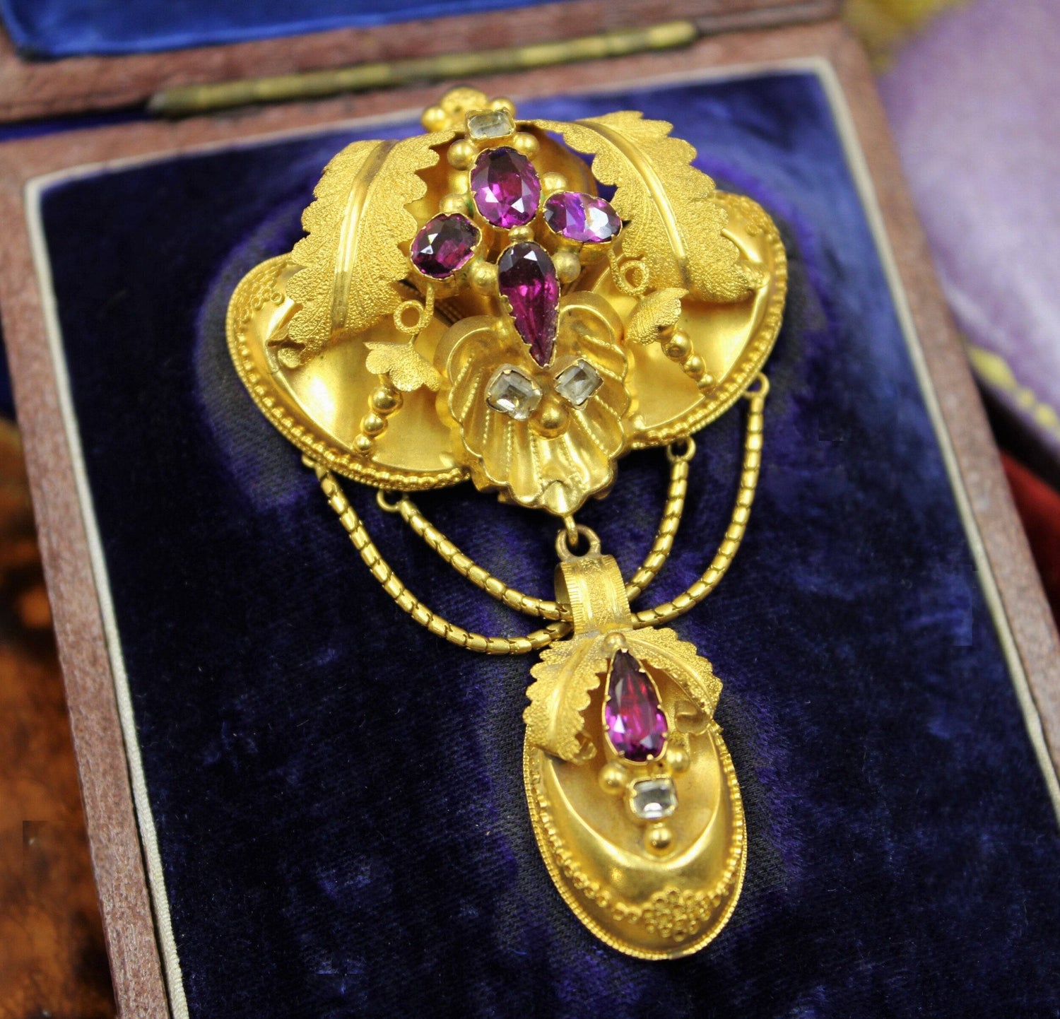 An extremely beautiful Victorian Almandine Garnet Pendant/Brooch mounted in 15ct Yellow Gold, English, Circa 1860 - Robin Haydock Antiques
