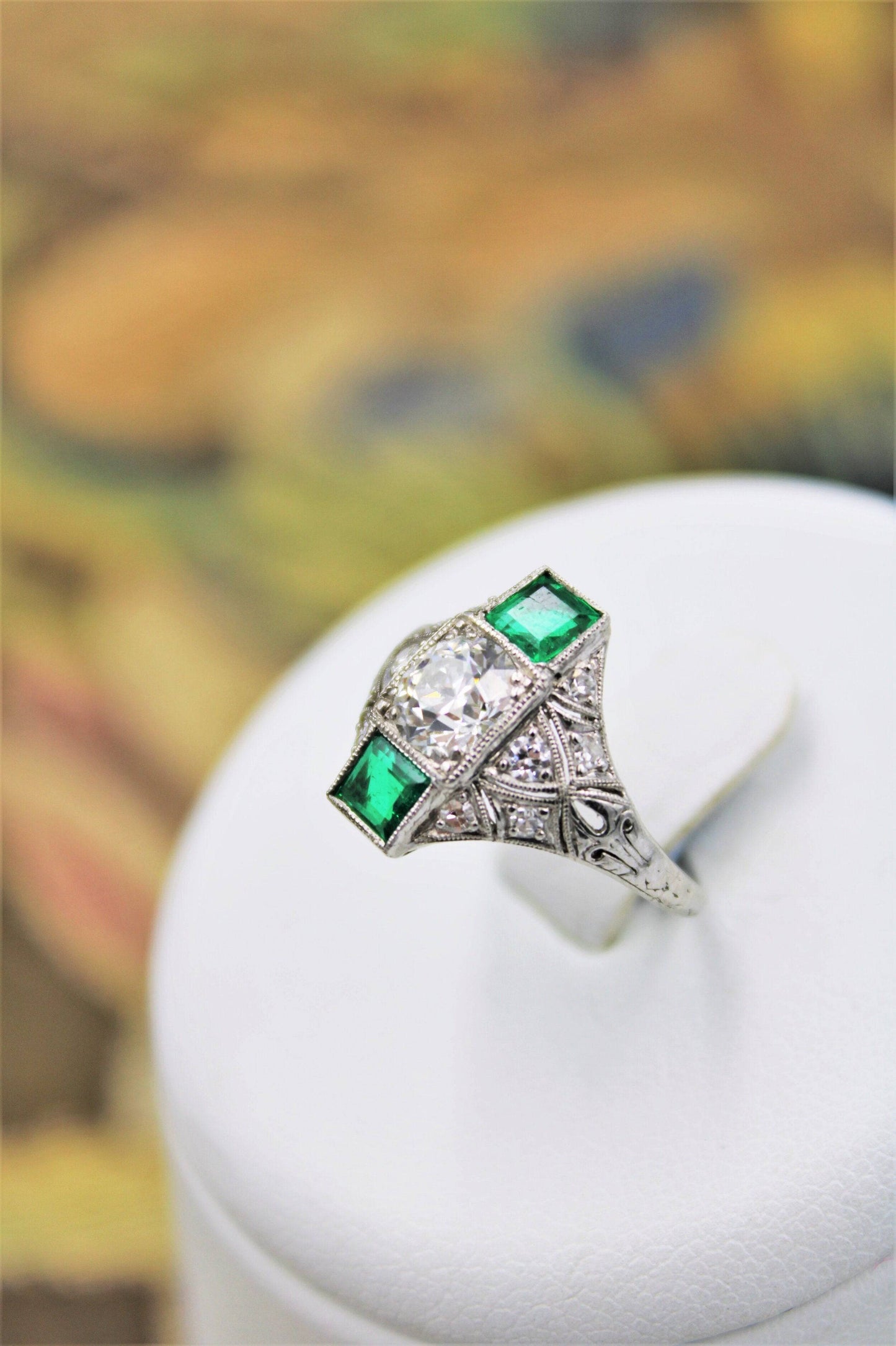 An extraordinarily stylish and finely made Platinum "Art Deco" 1.00 Carat Diamond & "Square Cut" Emerald Ring, Circa 1935 - Robin Haydock Antiques