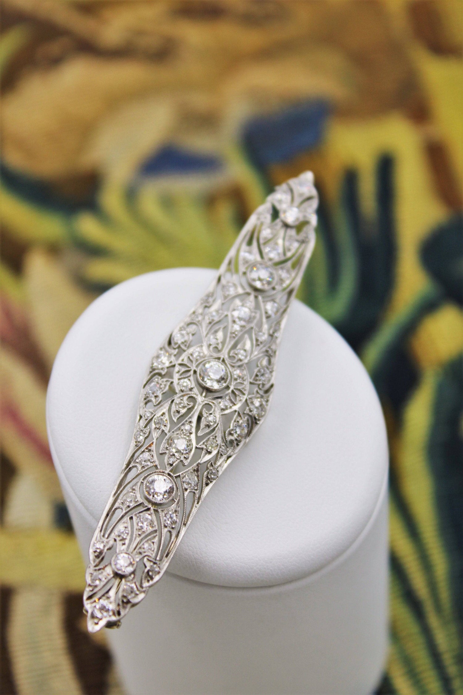 A very fine Diamond Art Deco Elongated  Brooch in Platinum & 18ct Gold Tested, Circa 1920 - Robin Haydock Antiques