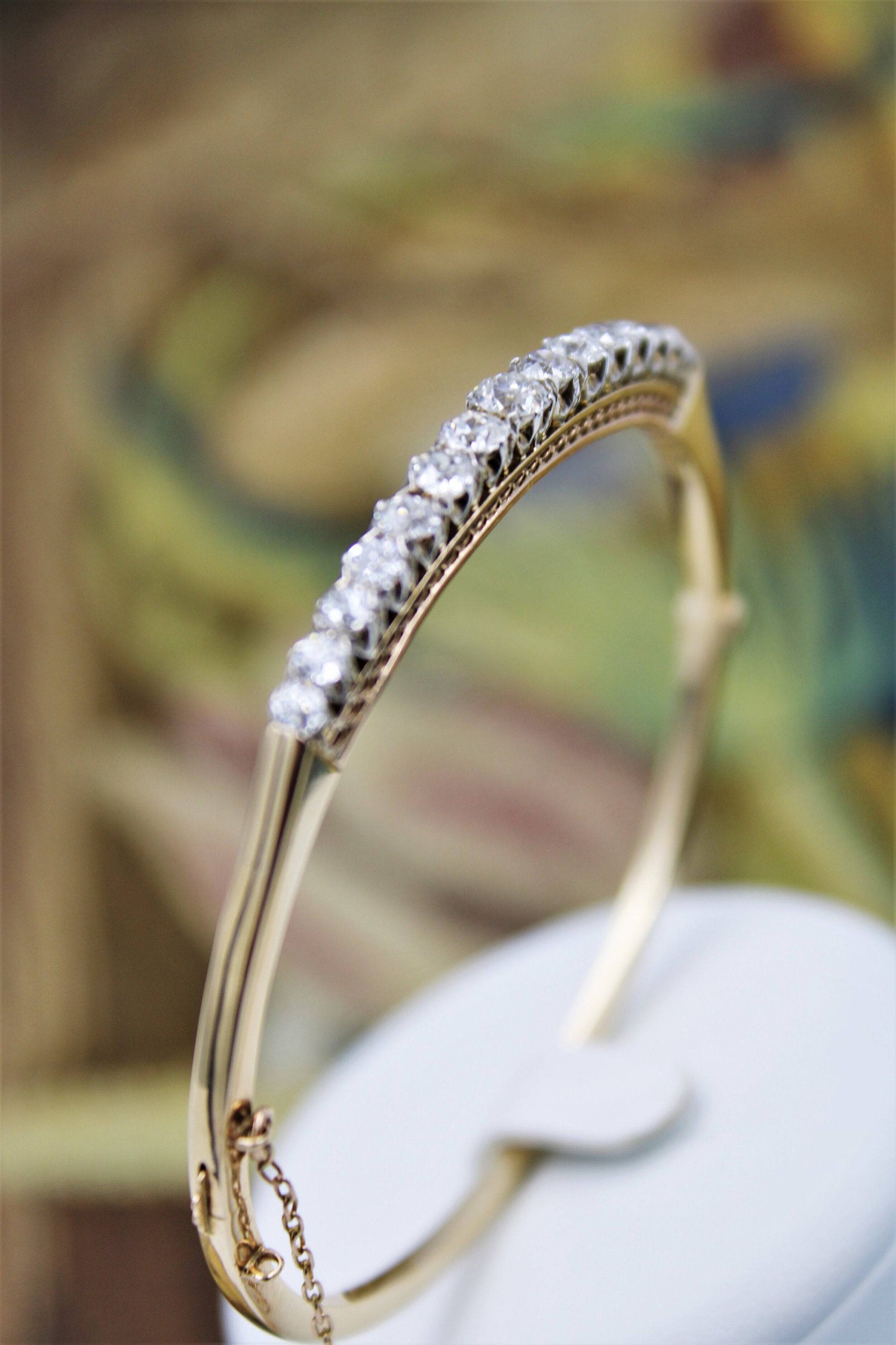 An exceptionally fine Graduated Diamond Bangle mounted in 15ct Yellow Gold (tested), Circa 1890 - 1905. - Robin Haydock Antiques