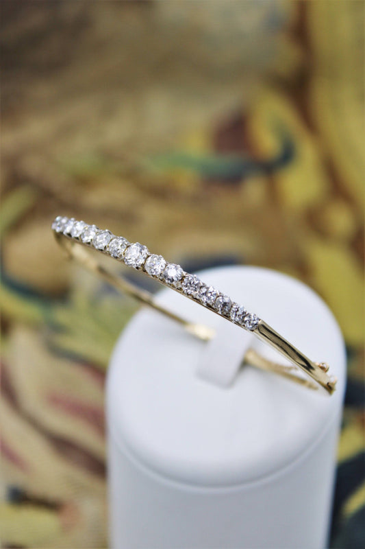 An exceptionally fine Graduated Diamond Bangle mounted in 15ct Yellow Gold (tested), Circa 1890 - 1905. - Robin Haydock Antiques