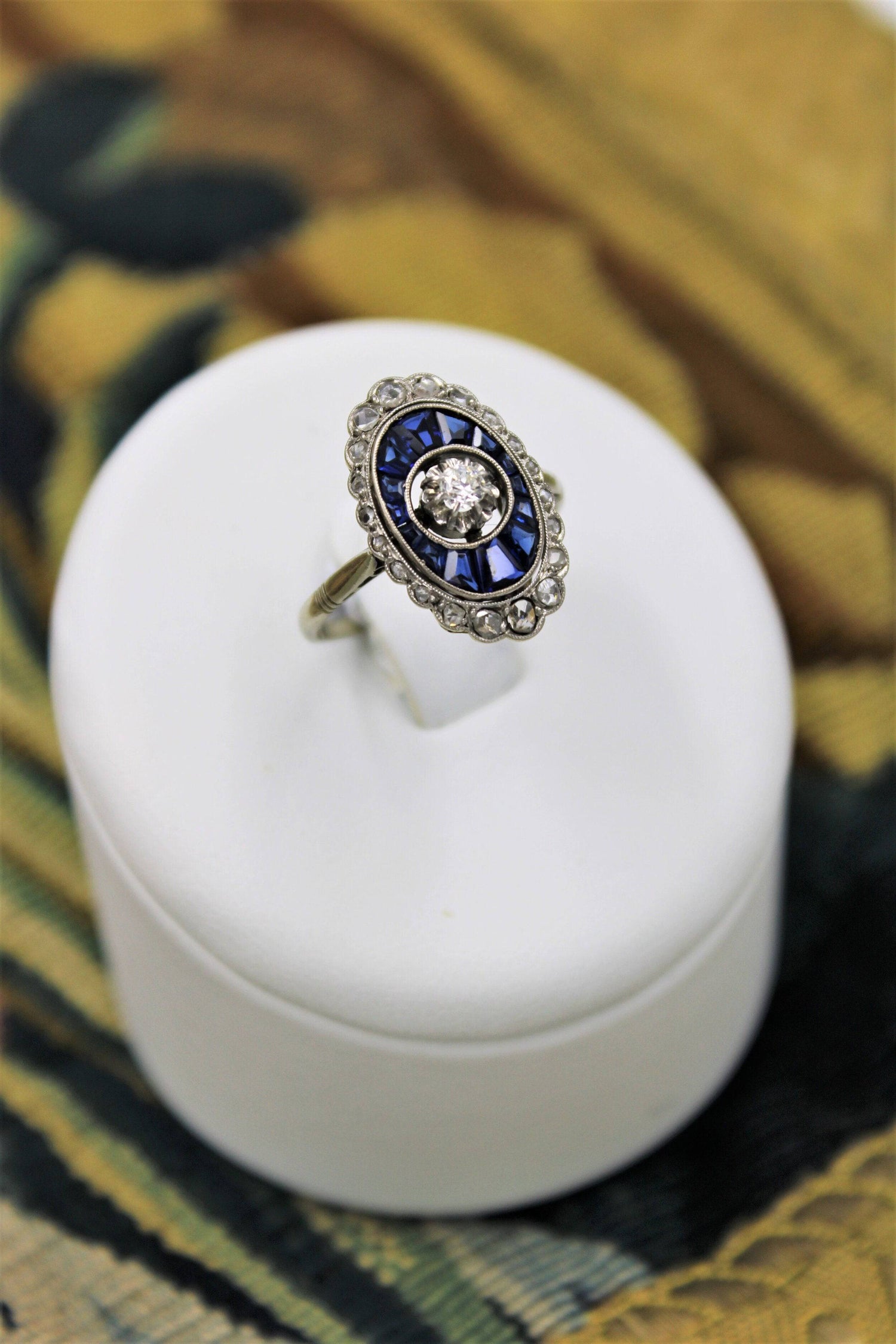 A very fine Art Deco Diamond and Sapphire Floating Ring set in 18ct Yellow Gold & Platinum, French, Circa 1930 - Robin Haydock Antiques