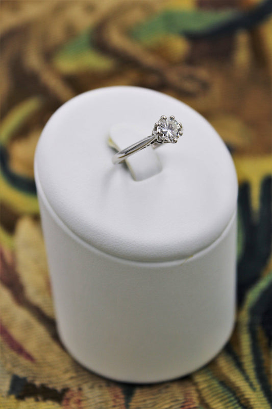 A very fine Asprey's Diamond Solitaire Ring set in 18ct White Gold, English, Circa 1980 - Robin Haydock Antiques