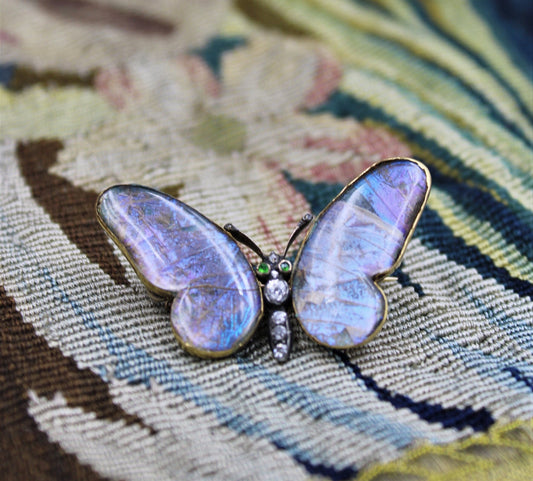 An extremely fine 15 Carat Yellow Gold (marked) Butterfly Brooch, English, Circa 1919. - Robin Haydock Antiques