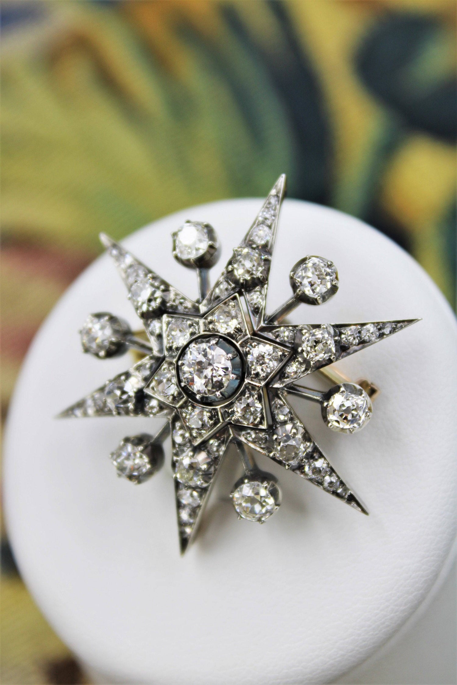 An exceptional Victorian Diamond Starburst Brooch /Pendant/Hair Ornament in Silver-Tipped and 10 Carat Yellow Gold, English, Circa 1880 - Robin Haydock Antiques